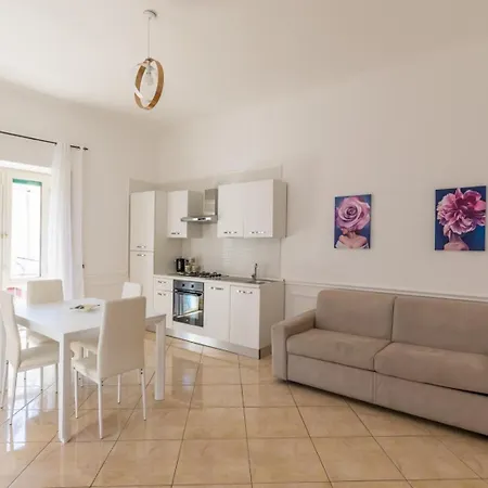 Apartment Montesanto Family Naples